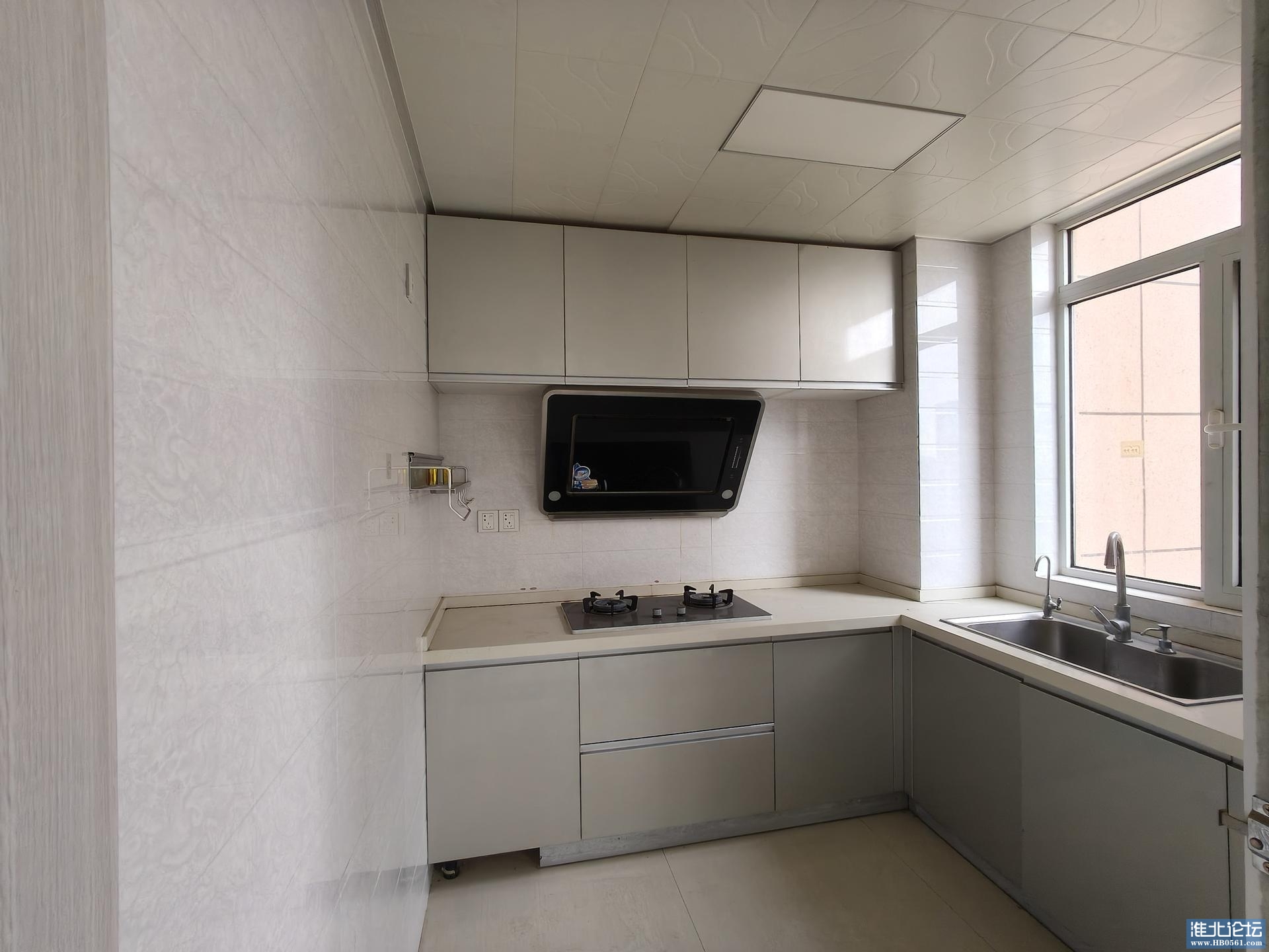 2ac52cb6-4307-4091-aed7-42c8d62f8536.jpg